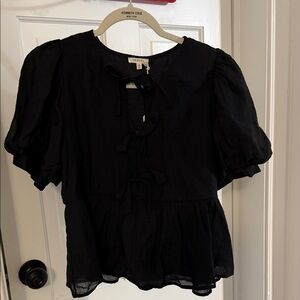 JODIFL Black Puff Sleeve Blouse